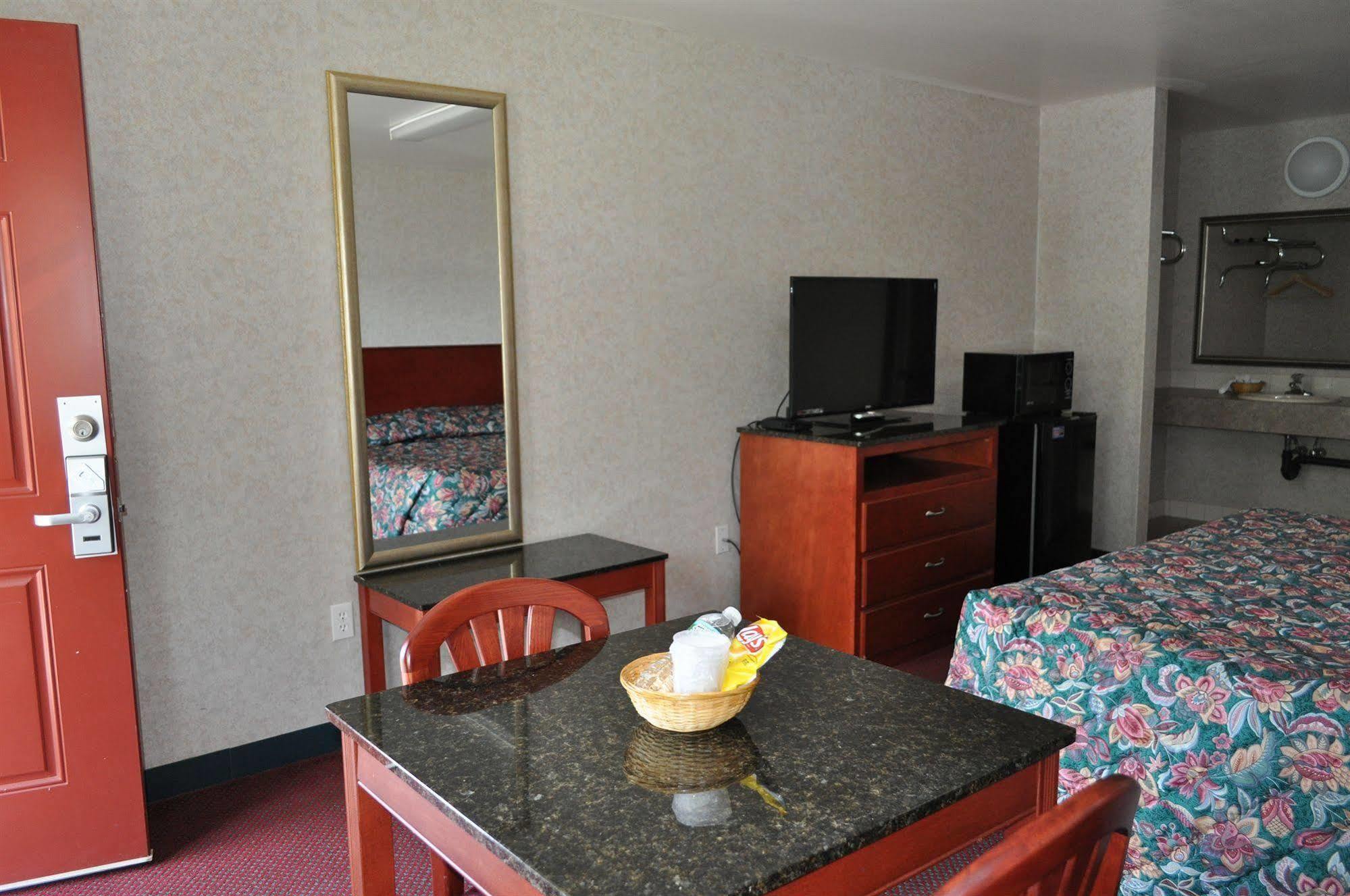 Atrium Inn & Suites Galloway Extérieur photo