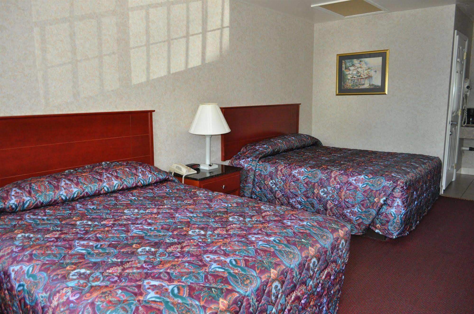 Atrium Inn & Suites Galloway Extérieur photo