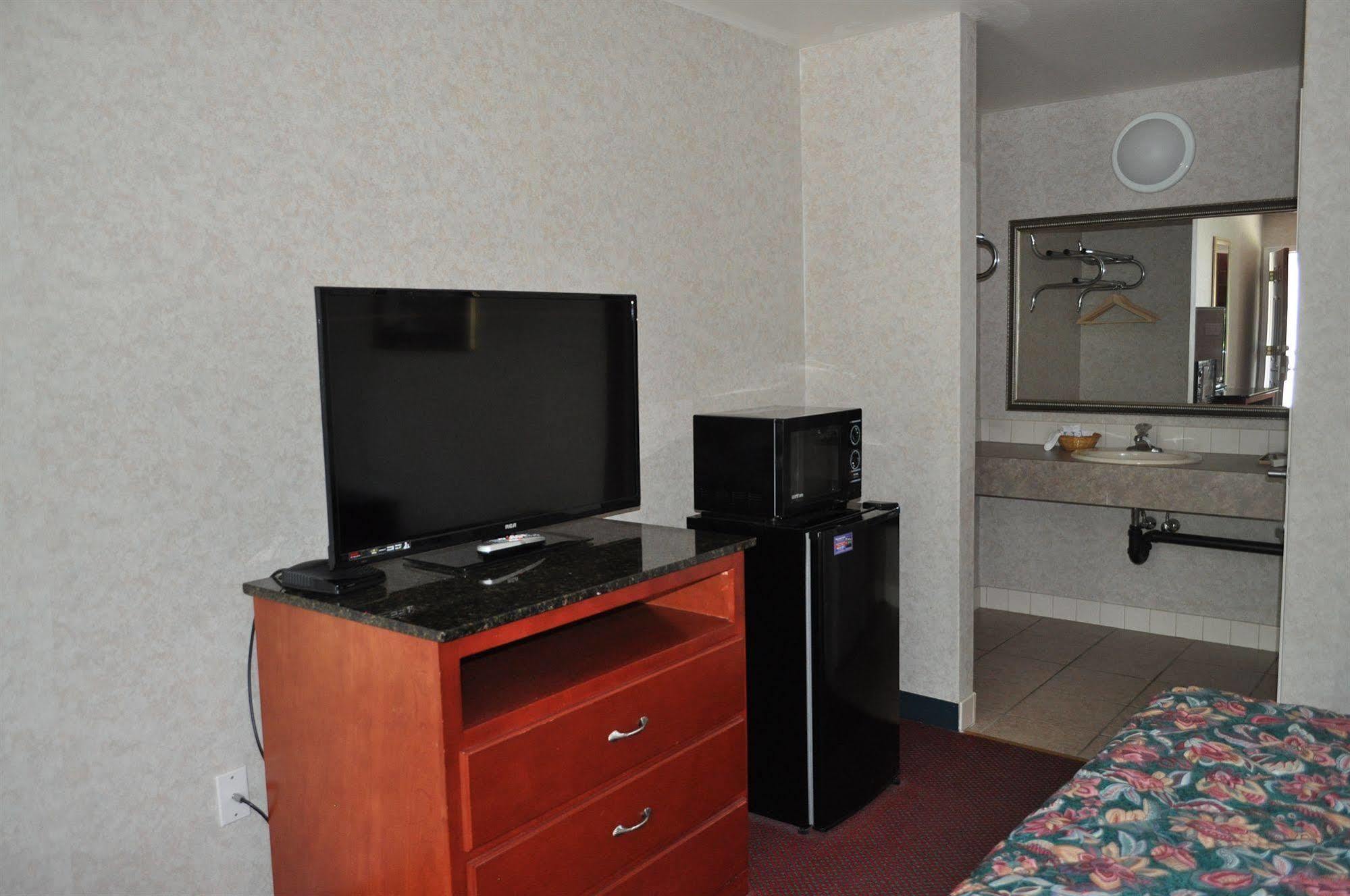 Atrium Inn & Suites Galloway Extérieur photo