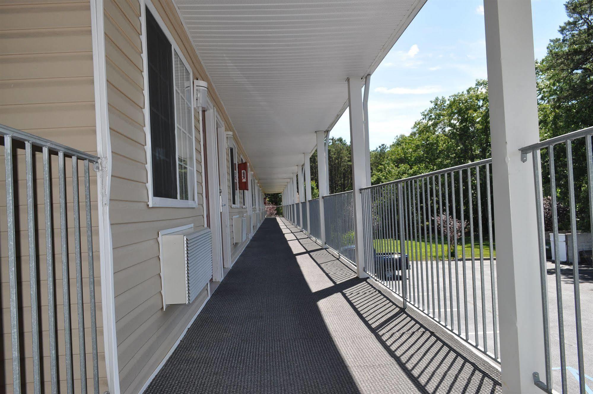 Atrium Inn & Suites Galloway Extérieur photo