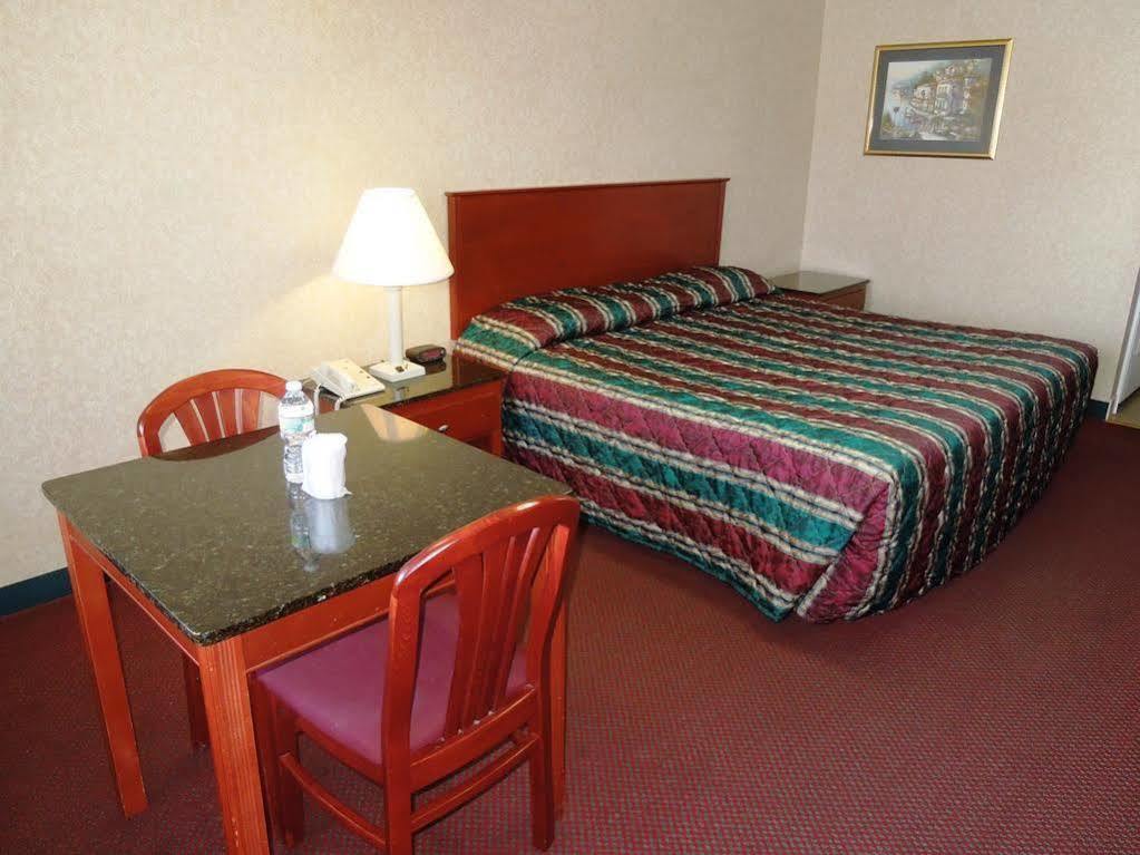 Atrium Inn & Suites Galloway Extérieur photo