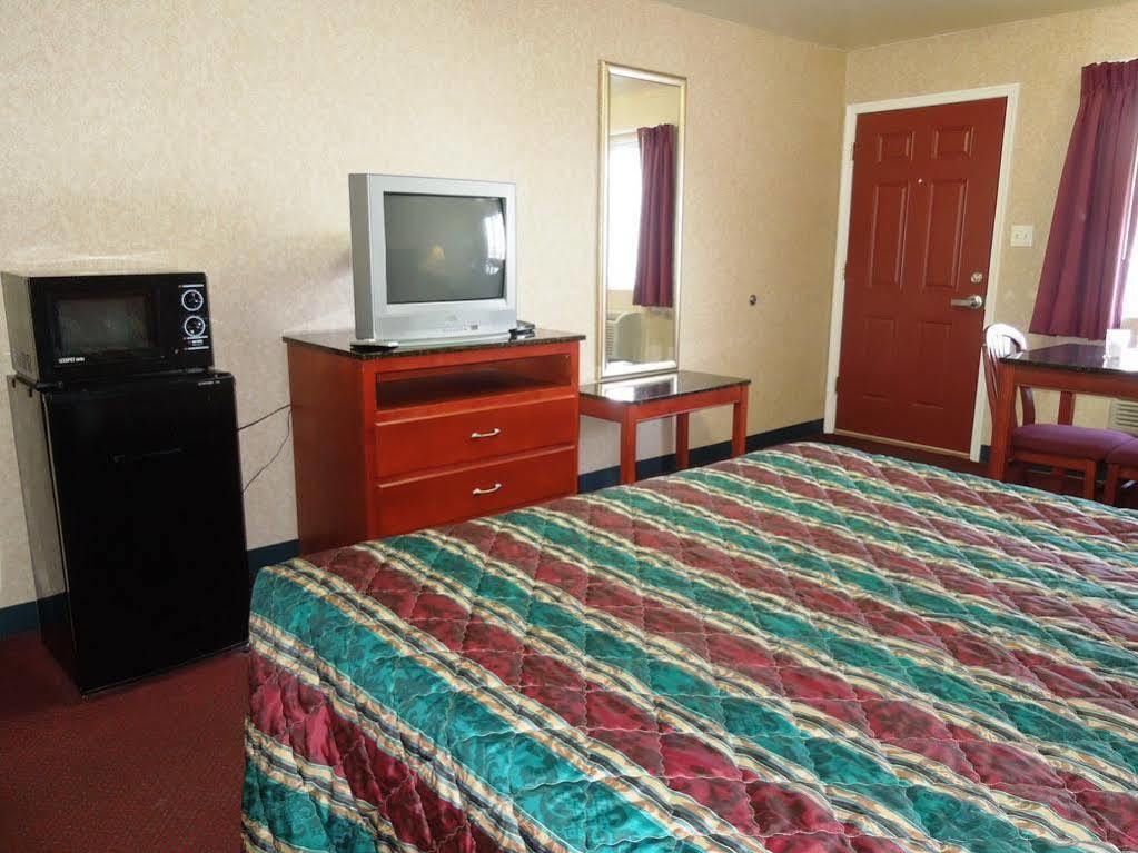 Atrium Inn & Suites Galloway Extérieur photo