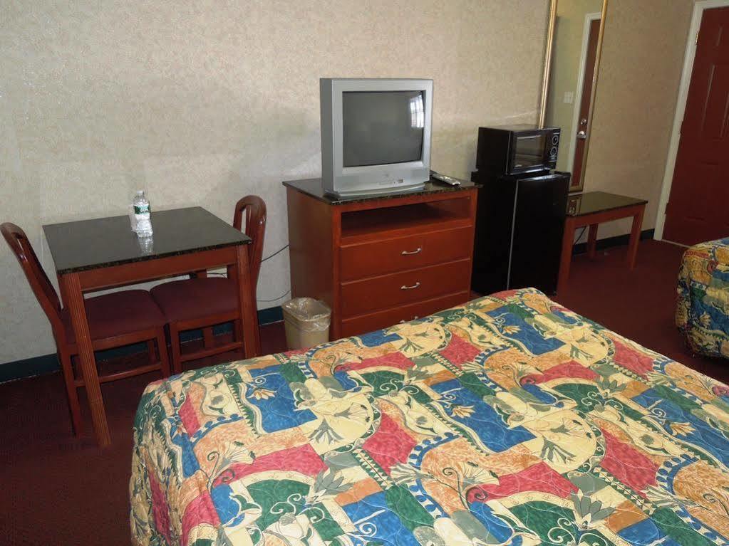 Atrium Inn & Suites Galloway Extérieur photo